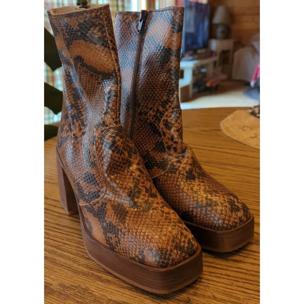 Free People Ruby Shine‎ Ankle Boot Platform Block Heel Zip 7.5/38 Brown Snake